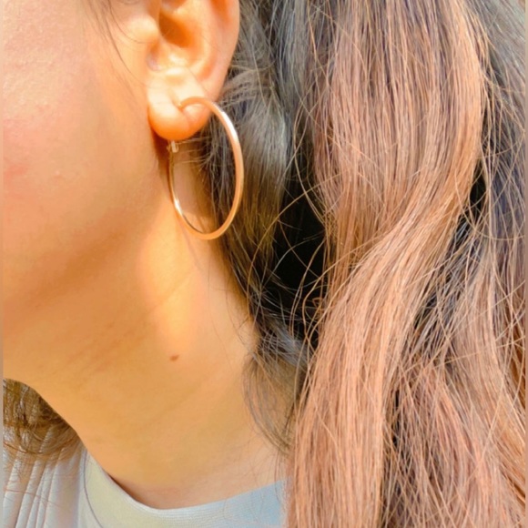 Classy gold hoops | NWT - Picture 4 of 13